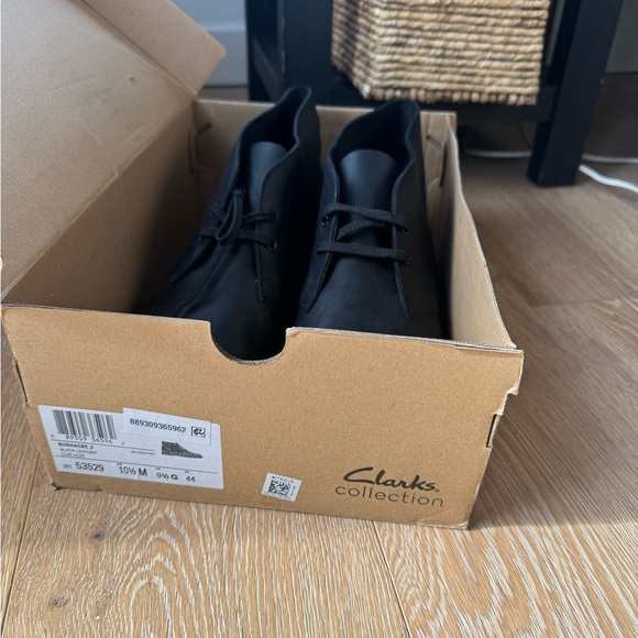 Clarks Black Leather Chukka Boots with Tan Crepe Sole main image 4
